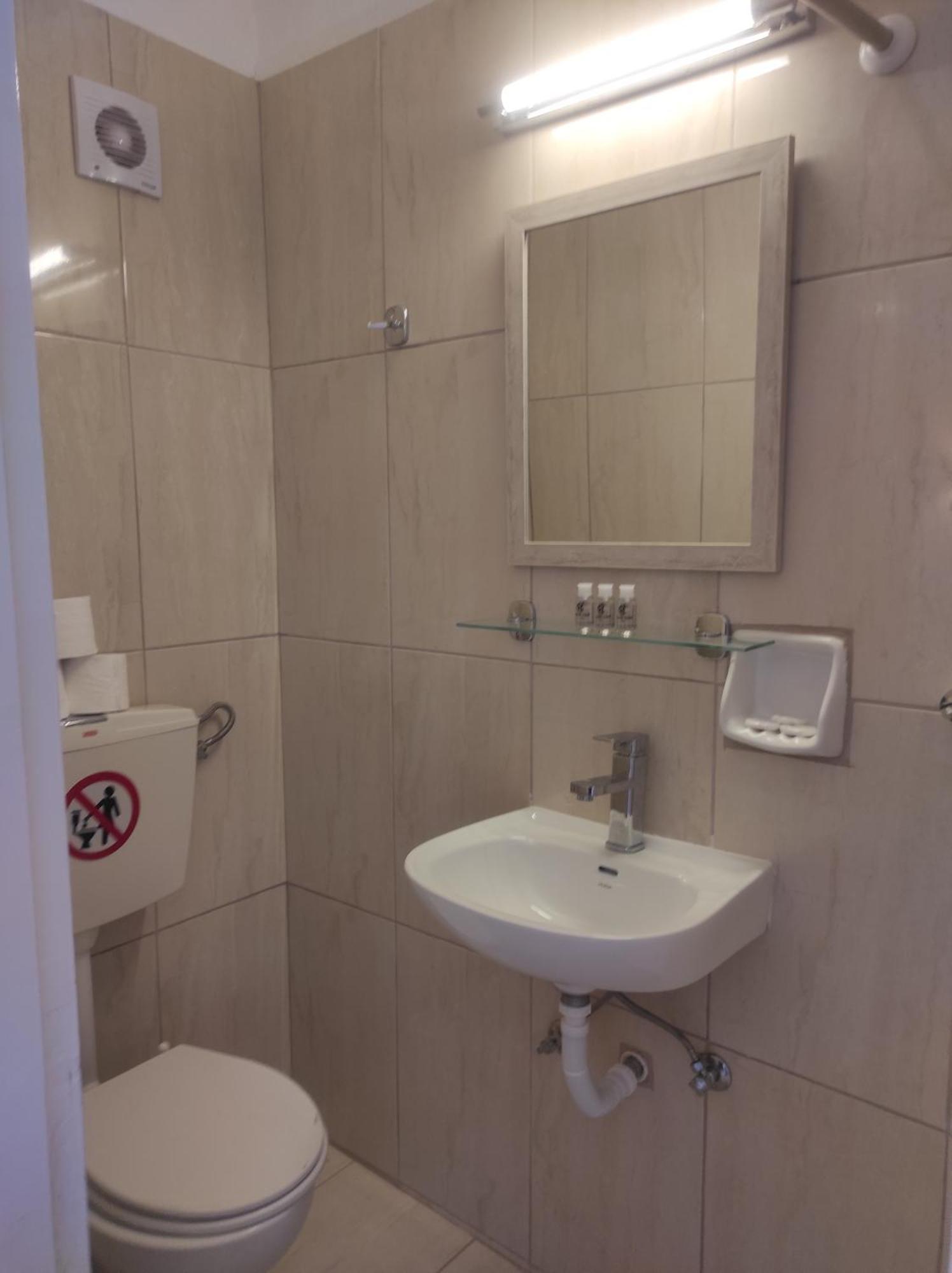 Saint George Hotel 卢特拉艾季普苏 外观 照片