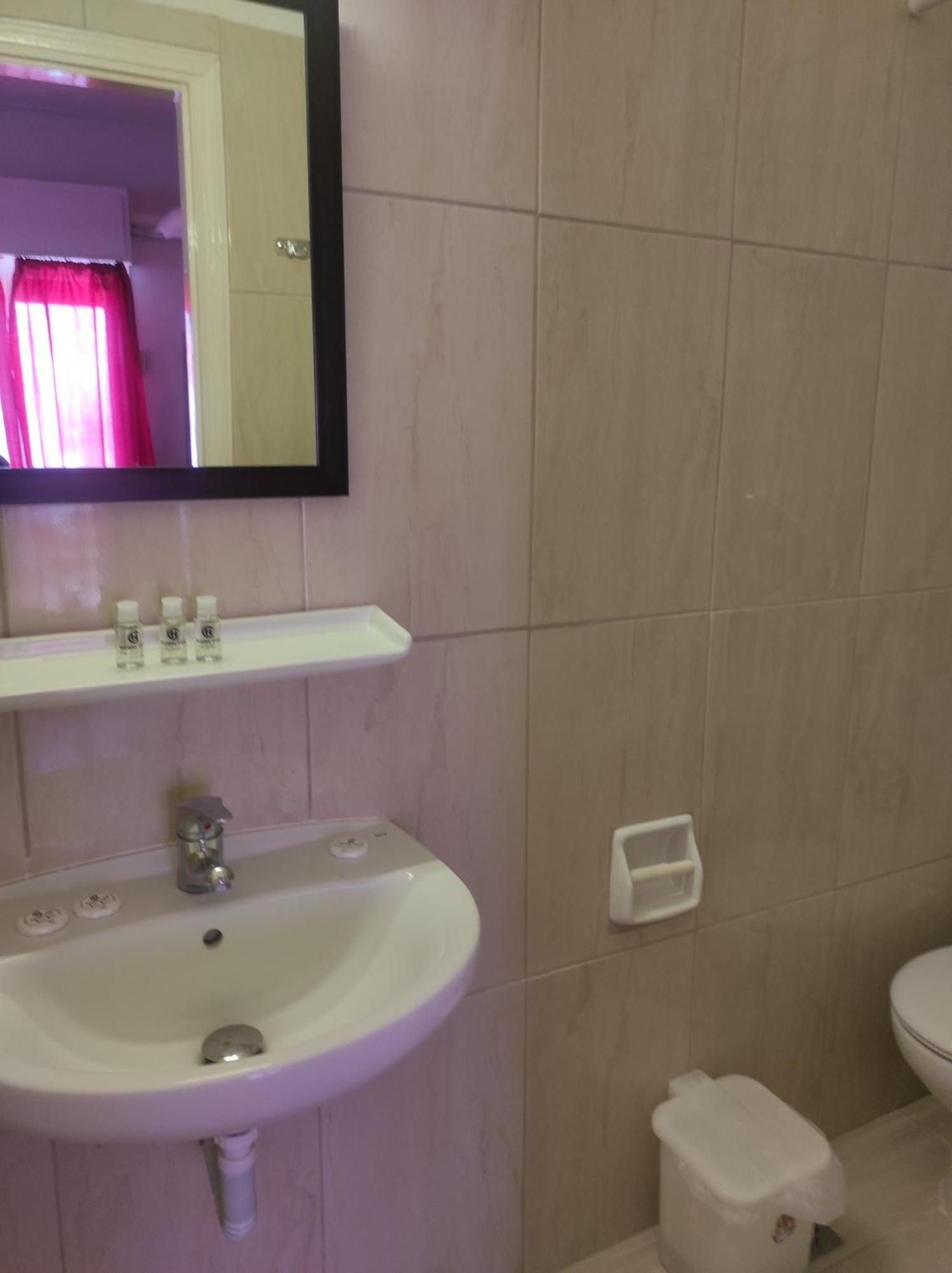 Saint George Hotel 卢特拉艾季普苏 外观 照片